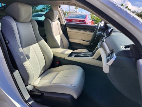 Certified 2019 Honda Accord EX image 18