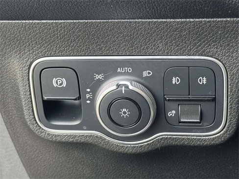 Used 2021 Mercedes-Benz GLB 250 4MATIC image 20