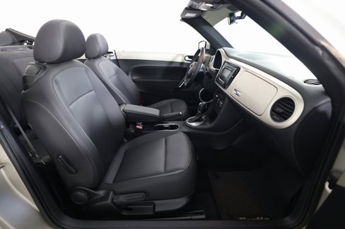 Used 2015 Volkswagen Beetle 1.8T image 14