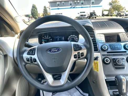 Used 2017 Ford Taurus SE image 12