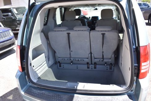 Used 2008 Chrysler Town & Country LX image 17