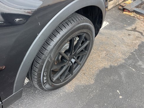 Used 2019 Ford Explorer XLT w/ Equipment Group 201A image 3