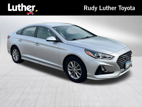 Used 2018 Hyundai Sonata SE image 1