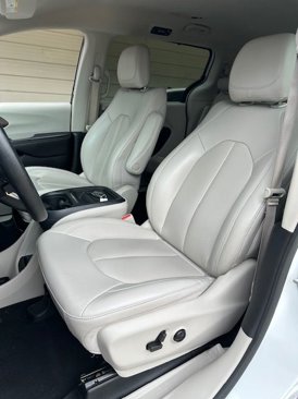 Used 2021 Chrysler Voyager Lxi image 14