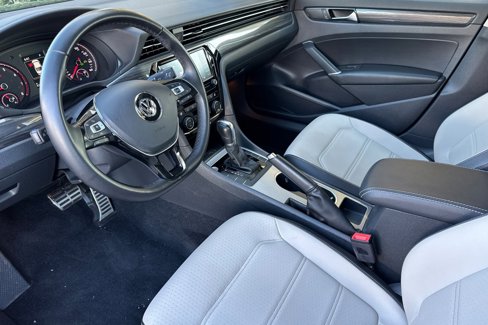 Used 2020 Volkswagen Passat 2.0T R-Line image 10