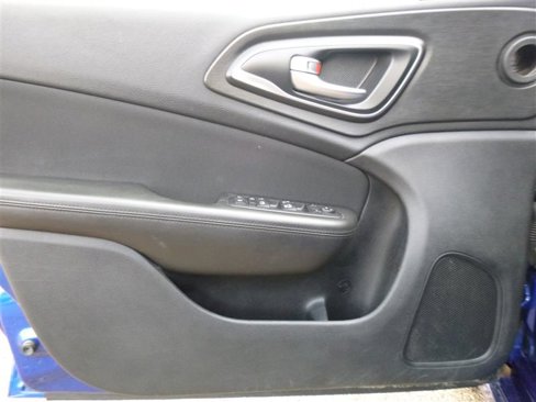 Used 2015 Chrysler 200 Limited image 14