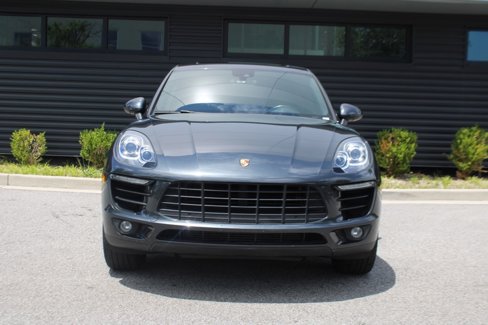 Certified 2018 Porsche Macan image 10