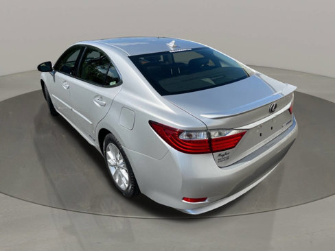 Used 2013 Lexus ES 300h w/ Luxury Pkg image 3