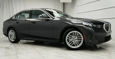 Used 2024 BMW 530i xDrive w/ Premium Package image 2