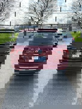 Used 2021 Volkswagen Tiguan SE w/ Panoramic Sunroof Package image 5