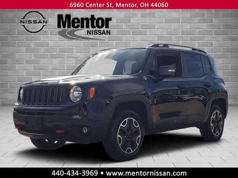 Used 2017 Jeep Renegade Trailhawk w/ Premium Trailhawk Package image 3