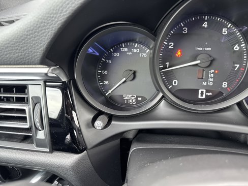 Certified 2025 Porsche Macan image 17