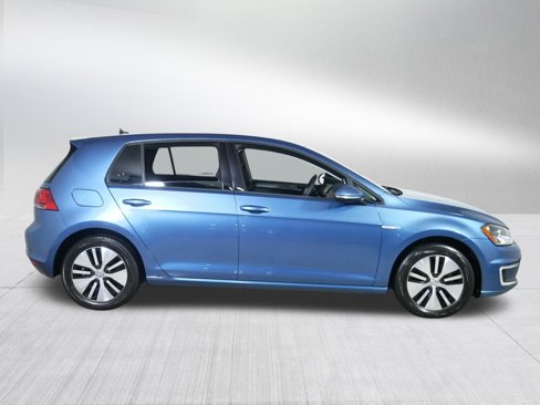 Used 2016 Volkswagen e-Golf SE w/ DC Fast Charging Package image 8