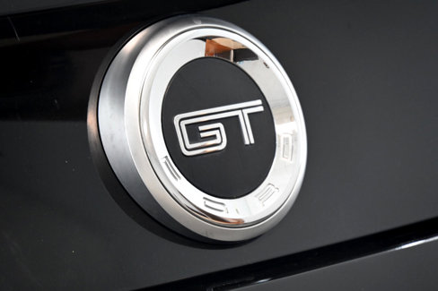 Used 2010 Ford Mustang GT image 13