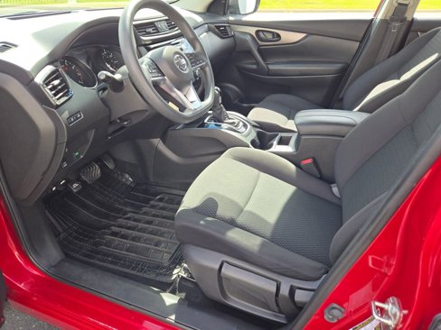 Used 2018 Nissan Rogue Sport S image 21