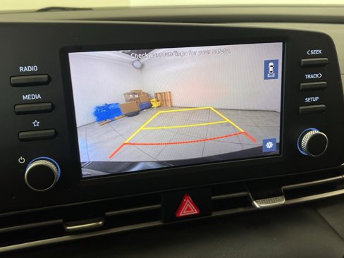 Used 2023 Hyundai Elantra SE image 17