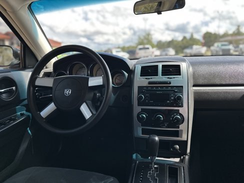 Used 2010 Dodge Charger SXT image 16