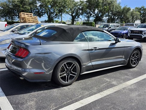 Used 2022 Ford Mustang Premium image 4