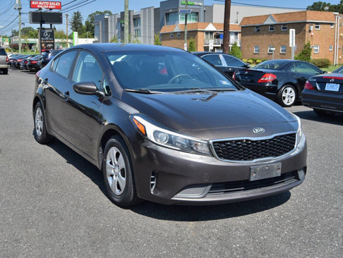 Used 2017 Kia Forte LX image 4