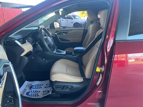 Used 2021 Toyota RAV4 XLE image 14
