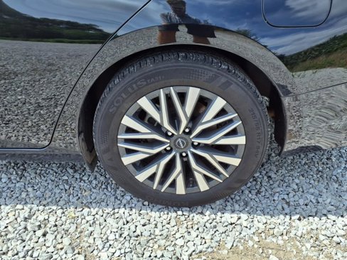 Used 2024 Nissan Altima 2.5 SV image 34