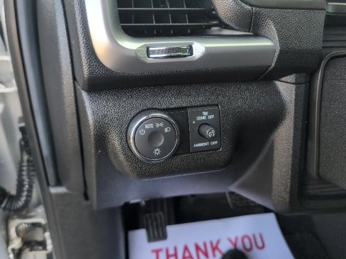 Used 2016 GMC Acadia SLE image 19