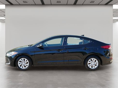 Used 2017 Hyundai Elantra SE image 3