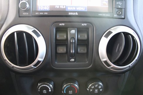 Used 2014 Jeep Wrangler Unlimited Rubicon image 31