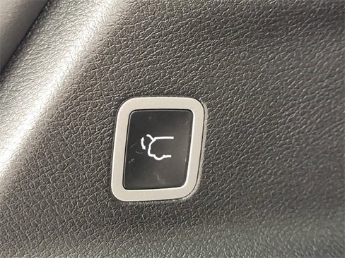 New 2025 Chrysler Voyager LX image 14