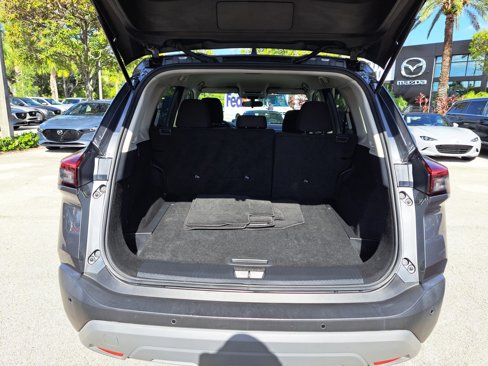 Used 2023 Nissan Rogue S image 5
