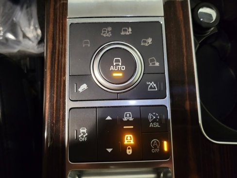 Used 2016 Land Rover Range Rover Supercharged image 18