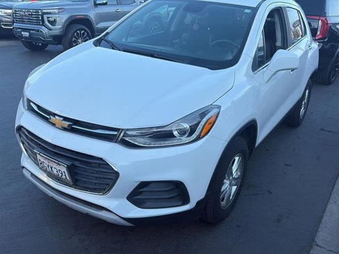 Used 2018 Chevrolet Trax LT w/ LT Convenience Package image 6
