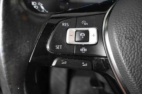 Certified 2019 Volkswagen Jetta SEL image 21