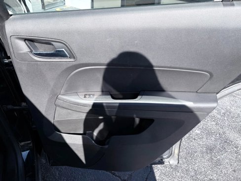 Used 2015 Chevrolet Equinox LS image 17