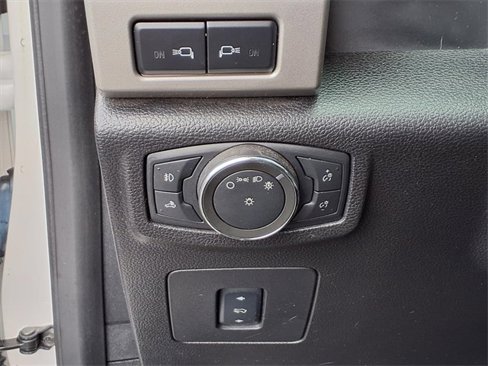 Certified 2017 Ford F150 Lariat w/ Equipment Group 501A Mid image 18