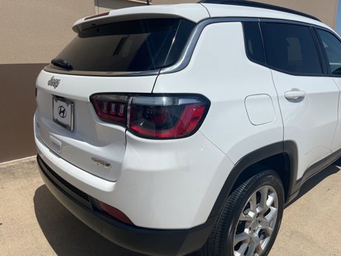 Used 2022 Jeep Compass Latitude image 8