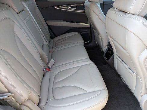 Used 2022 Lincoln Nautilus Reserve w/ Luxury Package image 31