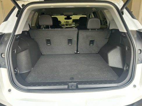 Used 2023 GMC Terrain SLE w/ Driver Convenience Package image 14