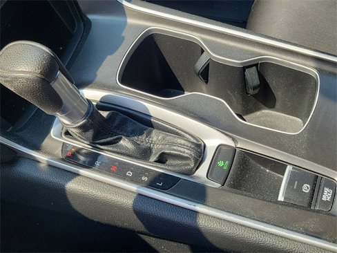 Used 2018 Honda Accord EX image 19
