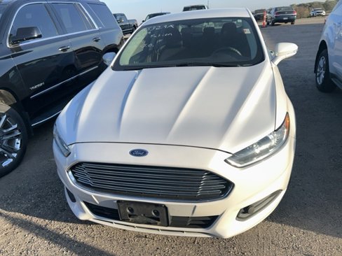 Used 2014 Ford Fusion SE image 2