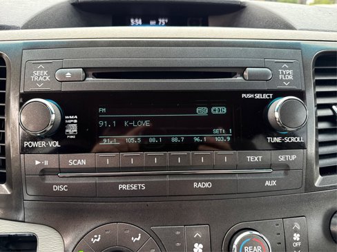 Used 2012 Toyota Sienna LE image 14
