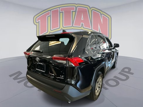 Used 2024 Toyota RAV4 LE image 4