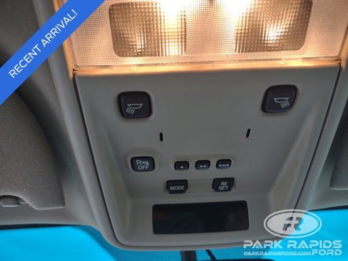 Used 2004 Lincoln Town Car Signature image 15