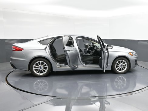 Used 2020 Ford Fusion SE image 36