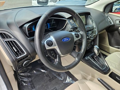 Used 2015 Ford Focus Electric Hatchback w/ Exterior Protection Package image 22