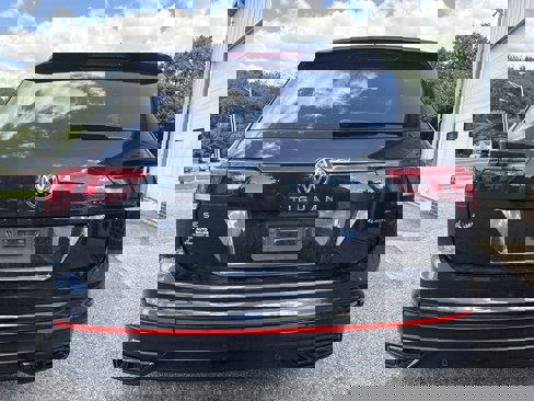 Used 2022 Volkswagen Tiguan SE R-Line image 7