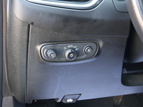 Used 2020 Chevrolet Equinox Premier image 11
