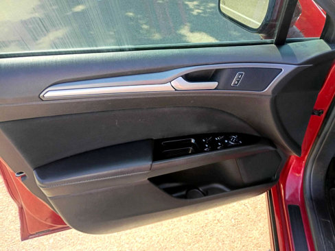 Used 2014 Ford Fusion SE image 12