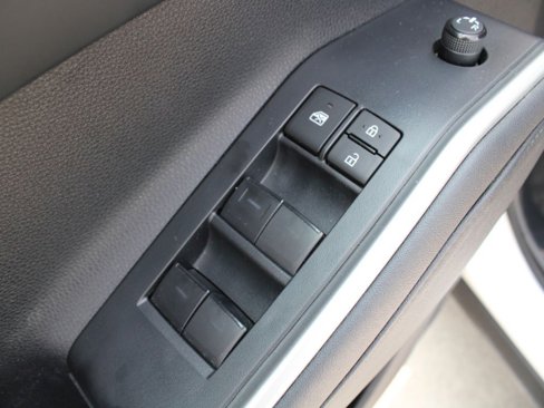 Used 2022 Toyota Highlander XLE image 10