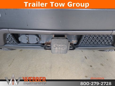 Used 2019 Jeep Cherokee Trailhawk w/ Cold Weather Group image 7